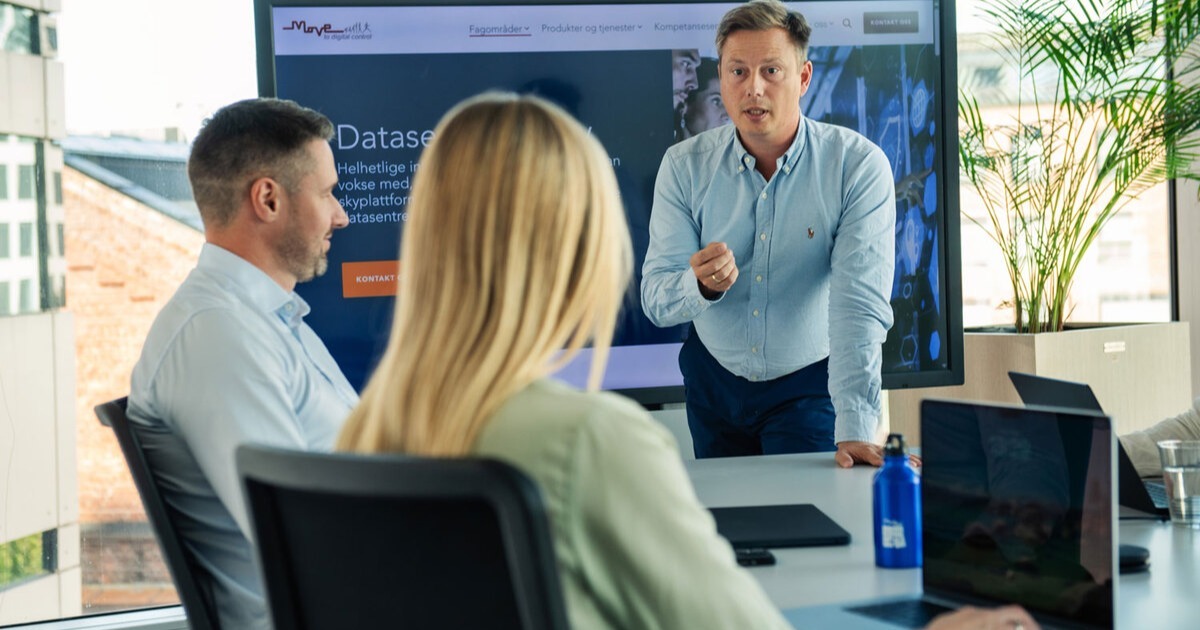 Kolleger-i-møterom-1